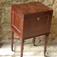 Georgian mahogany cellaret circa 1800