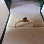 9CT GOLD RING SMALL SAPPHIRE