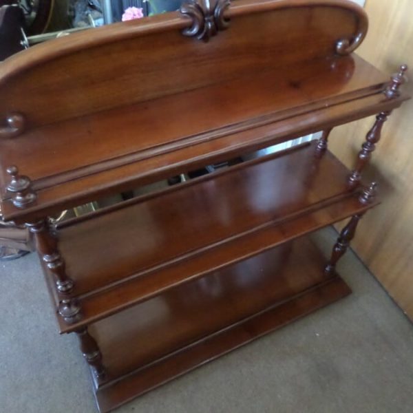 A VICTORIAN MAHOGANY DISPLAY STAND/DUMB WAITER