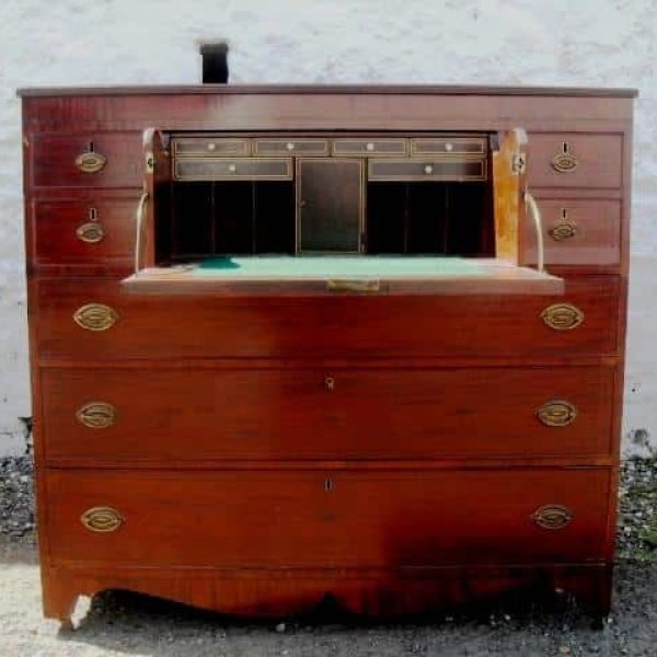 Georgian mahogany secretaire chest