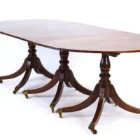 Georgian style three ped dining table
