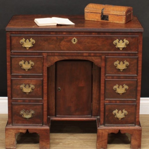 George III Mahogany Kneehole desk