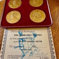 Rare Winston Churchill boxed set of high quality proof medallions 24ct gold on sterling silver in original box with CoA 1974