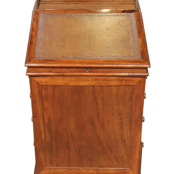 A Fine Quality Mahogany Slide Front Davenport