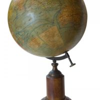 French table globe