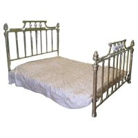 Large Pretty King Size Brass Bed