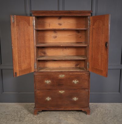 18th Century Oak Housekeepers Cupboard - Image 4