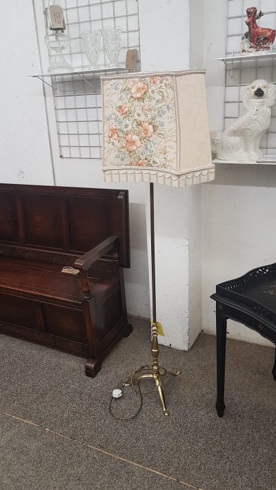 Vintage Antique Style Standard Lamp - Image 4
