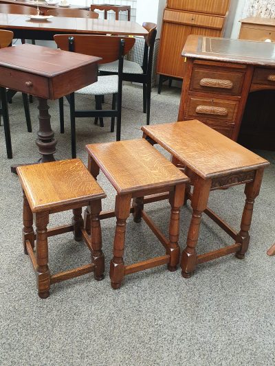 Good 1920's Oak Nest of Tables - Image 2