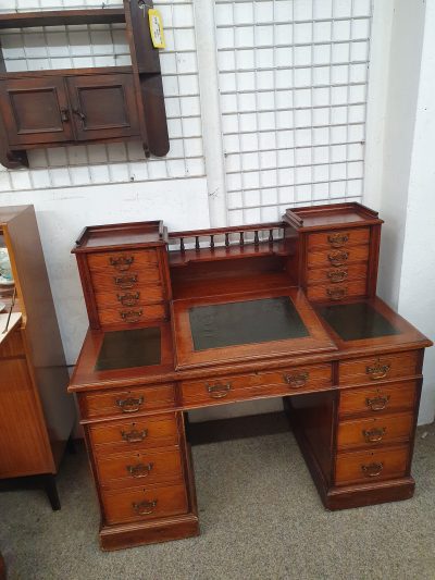 Antique Late Victorian Dickens Oak Pedestal Writing Desk - Image 2