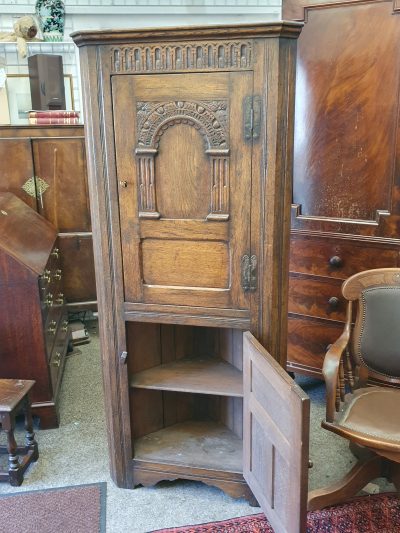Antique 1920's Oak Corner Cupboard - Image 4