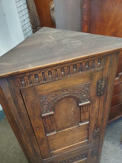 Antique 1920's Oak Corner Cupboard - Image 2