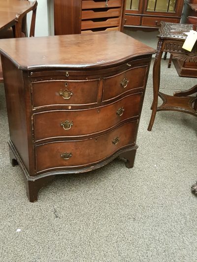 Small Edwardian Serpentine Chest - Image 8