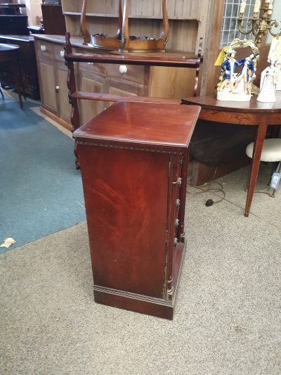 Small Antique Style 1940's Wellington Chest of Drawers - Image 4