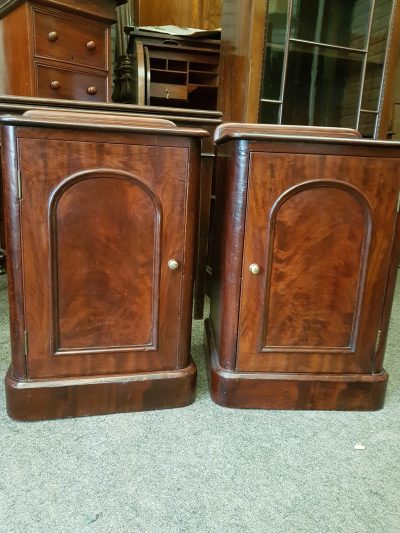 Antique Victorian Pair of Bedside Cabinet Tables - Image 7