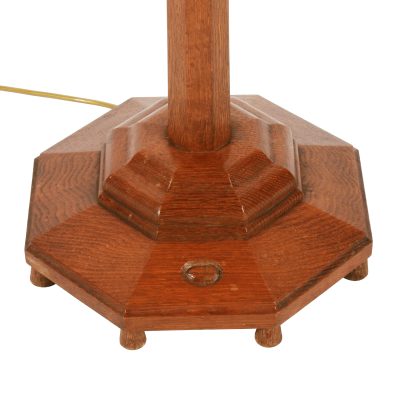 An oak standard lamp by ‘Acornman, Alan Grainger of Brandsby, North Yorkshire’ - Image 6