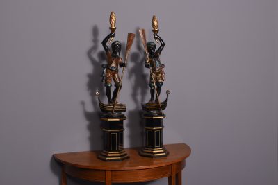 Pair of Venetian Polychrome Figures of Gondoliers - Image 2