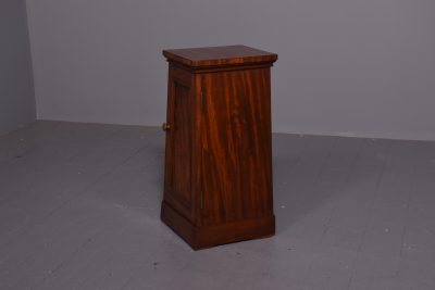 Mid Victorian metronome-shaped bedside locker in figured Spanish mahogany - Image 5