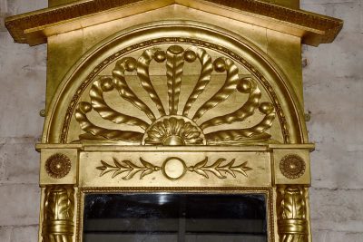 William IV with a stylish carved and gilded architectural pediment - Image 5