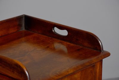 Substantial William 4th quality mahogany bedside locker - Image 2
