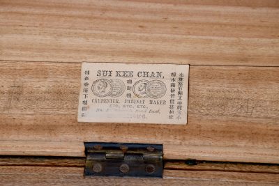 Large Victorian brass-bound solid camphorwood trunk with a renowned Hong Kong maker's (Sui Kee Chan) label and in perfect condition - Image 6