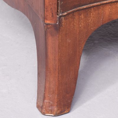 Neat Size George III Mahogany Serpentine-Front Chest of Drawers - Image 5