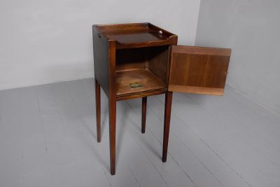 George III Mahogany Bedside Cabinet - Image 3