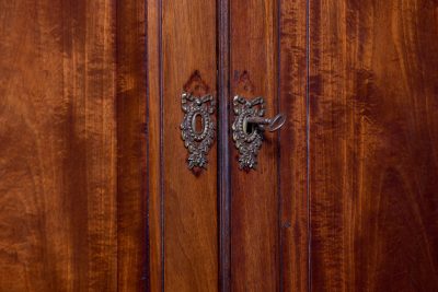 Georgian Double Mahogany Corner Cabinet - Image 2