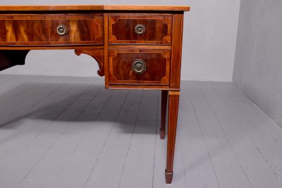 Sheraton Style Ladies desk - Image 3