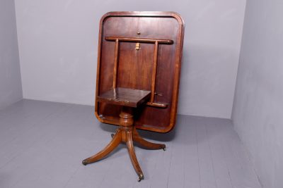 An Early Regency Mahogany Rectangular Breakfast Table - Image 3