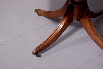 An Early Regency Mahogany Rectangular Breakfast Table - Image 7