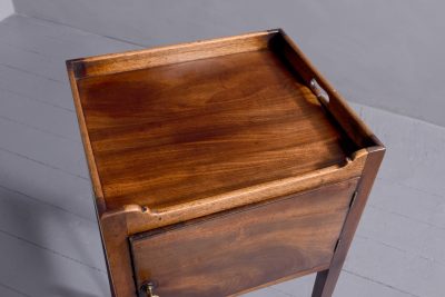 A Late George III Mahogany Bedside Cabinet - Image 5