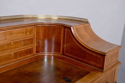 Gillows of Lancaster Carlton House Desk - Image 2