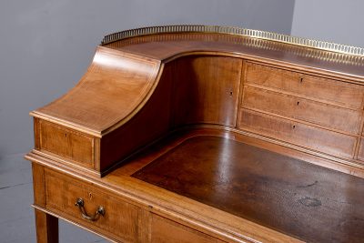 Gillows of Lancaster Carlton House Desk - Image 3