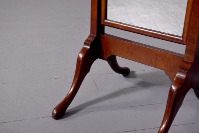 Quality Queen Anne style neat-sized mahogany cheval mirror in Spanish mahogany - Image 2