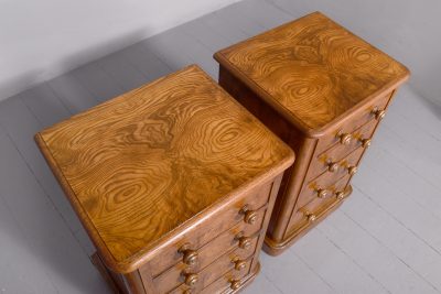 Unusual pair of figured elm Victorian bedside lockers - Image 4