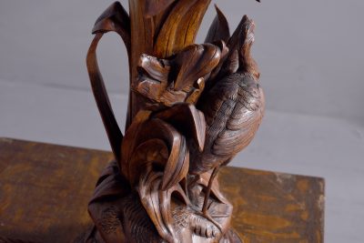 Rare Carved Black Forest limewood table lamp in a naturalistic scene - Image 6