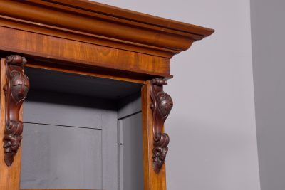 Quality three-section, mid-Victorian mahogany open bookcase - Image 2