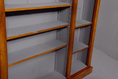 Quality three-section, mid-Victorian mahogany open bookcase - Image 10