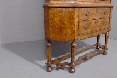 Quality, 19th Century Dutch burr walnut display case/bookcase with canted sides and a lovely colour and patina - Image 7