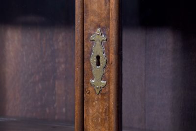 Quality, 19th Century Dutch burr walnut display case/bookcase with canted sides and a lovely colour and patina - Image 8