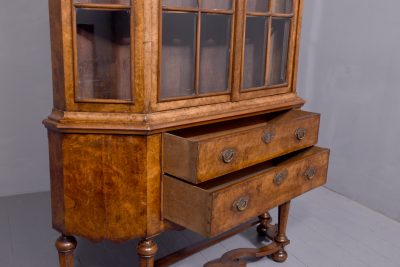Quality, 19th Century Dutch burr walnut display case/bookcase with canted sides and a lovely colour and patina - Image 11