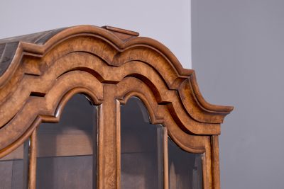 Quality, 19th Century Dutch burr walnut display case/bookcase with canted sides and a lovely colour and patina - Image 13