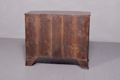 Neat size George 3rd mahogany bow - front chest of drawers with brushing slide and great colour and patina - Image 2