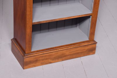 Pair of Victorian neat sized, mahogany open bookcases with adjustable shelves - Image 5