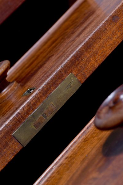 Gillows of Lancaster Low Linen Press - Image 5