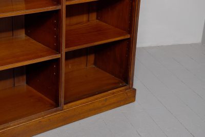 Quality, Late Victorian Large Mahogany three-section Open Bookcase - Image 2