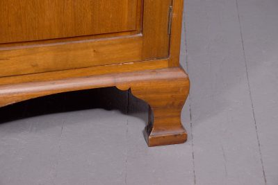 Neat Sized Georgian Style 2 Door Wardrobe - Image 3