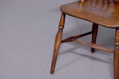 Yew & Elm Windsor Chair - Image 5