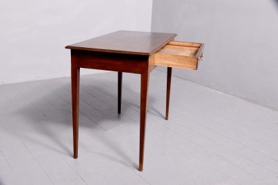 George III mahogany side table with frieze drawer on tapering legs - Image 3